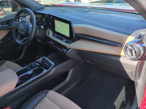 Used 2025 Chevrolet Equinox ACTIV w/ Safety and Technology Package image 29