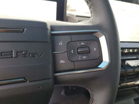 New 2025 GMC Hummer EV 2X image 25