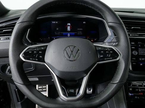 Used 2022 Volkswagen Tiguan SE R-Line image 11