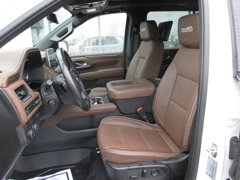 Used 2023 Chevrolet Tahoe High Country w/ Advanced Technology Package image 21