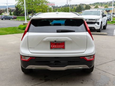 New 2026 Kia Niro Wind FWD image 6