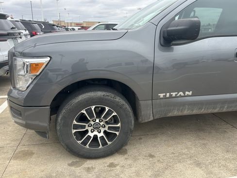 Used 2023 Nissan Titan SV image 2