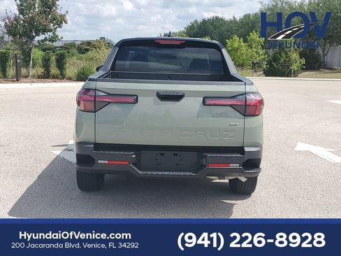 Certified 2023 Hyundai Santa Cruz SE AWD/4WD image 8
