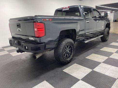 Used 2018 Chevrolet Silverado 2500 High Country w/ Duramax Plus Package AWD/4WD image 4
