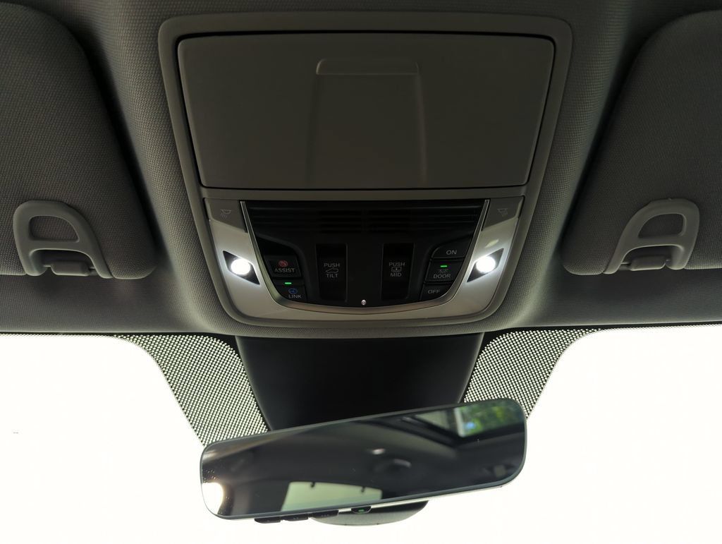 Used 2024 Acura MDX w/ Technology Package FWD image 27