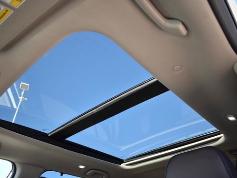 Used 2025 Honda Pilot Elite image 13