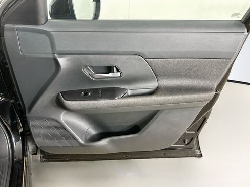 Used 2025 Nissan Kicks SV AWD/4WD image 29
