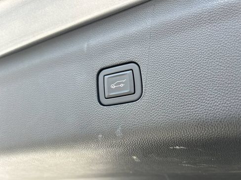 Certified 2024 Buick Enclave Essence w/ Experience Buick Package FWD image 38