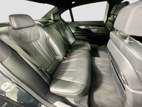 Used 2019 BMW 750i xDrive w/ Executive Package image 30