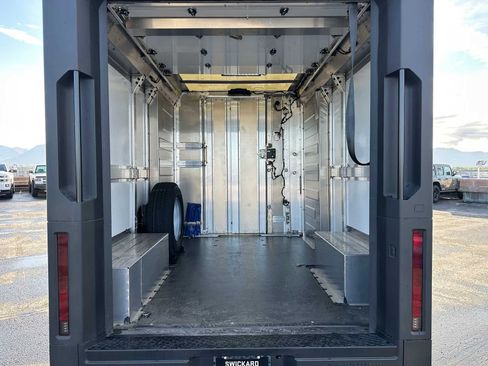 New 2025 Chevrolet Brightdrop 400 image 14