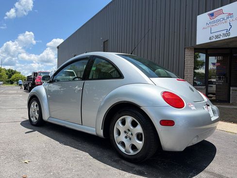 Used 2003 Volkswagen Beetle GLS FWD image 3