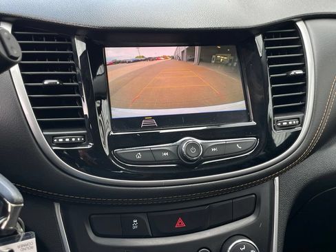 Used 2022 Chevrolet Trax LT FWD image 18