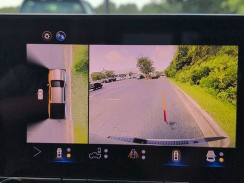 Used 2024 Chevrolet Colorado LT w/ LT Convenience Package III RWD image 20