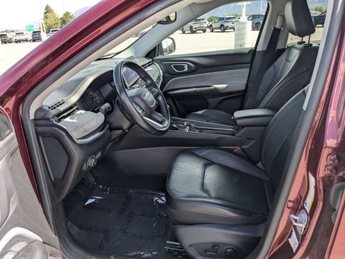 Used 2022 Jeep Compass Latitude AWD/4WD image 26