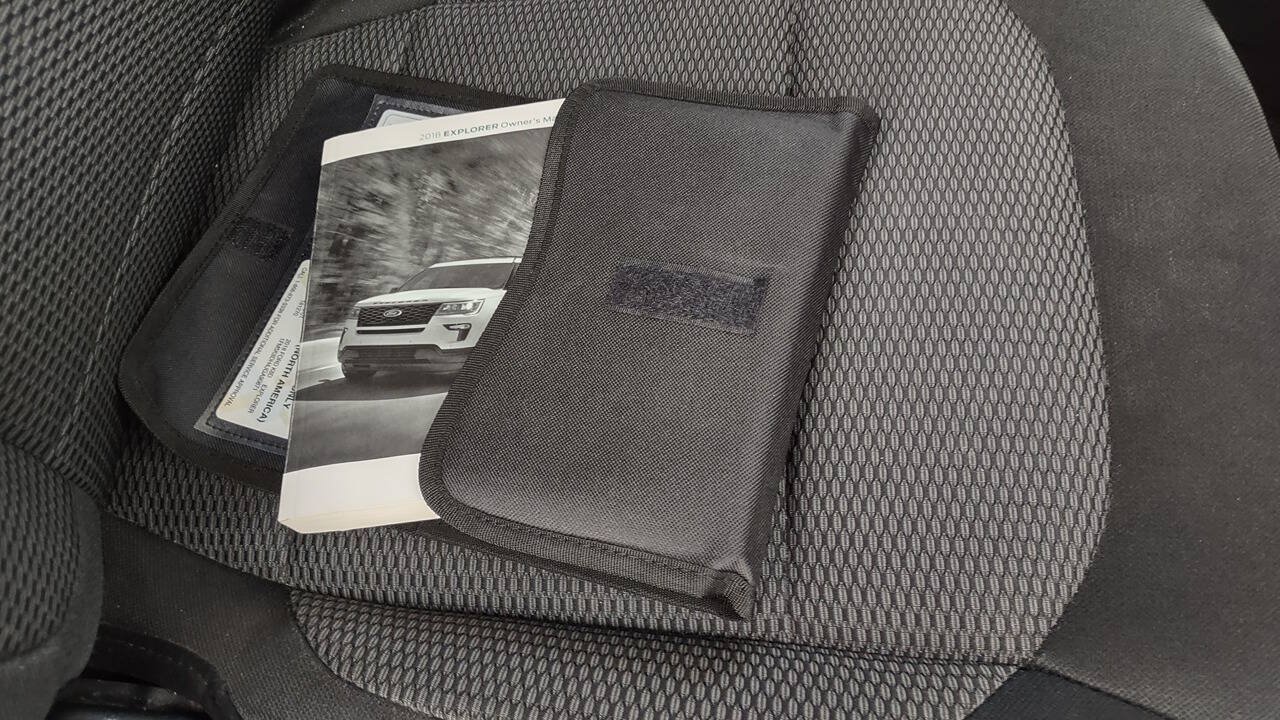Used 2018 Ford Explorer XLT w/ Equipment Group 201A AWD/4WD image 27