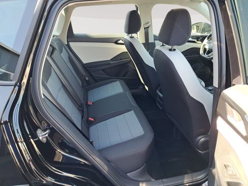 New 2025 Volkswagen Taos S image 17