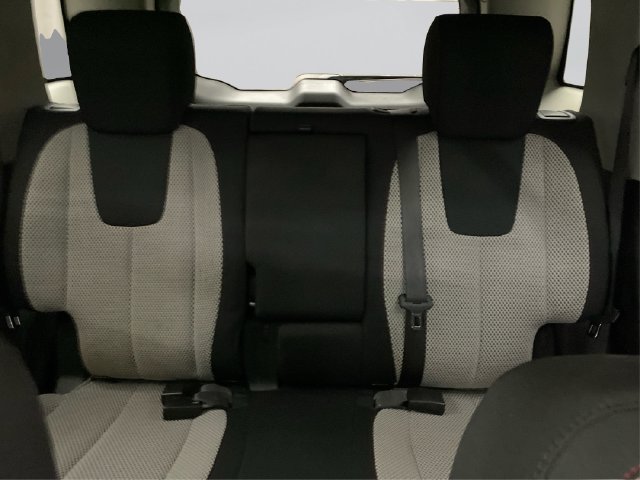Used 2010 GMC Terrain SLE FWD image 21