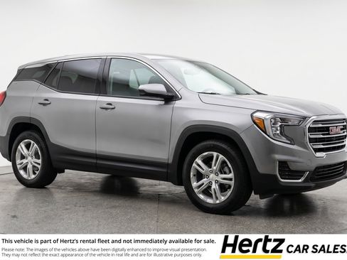 Used 2024 GMC Terrain SLE FWD image 1