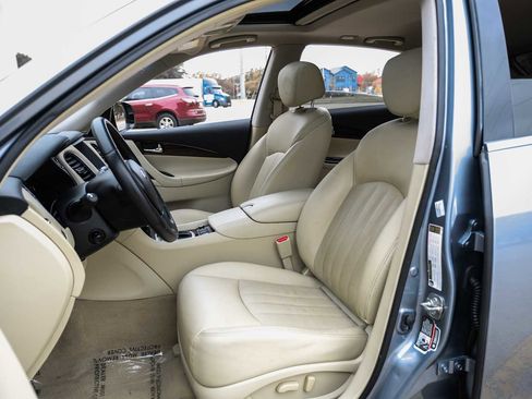 Used 2017 INFINITI QX50 2WD w/ Premium Plus Package image 39