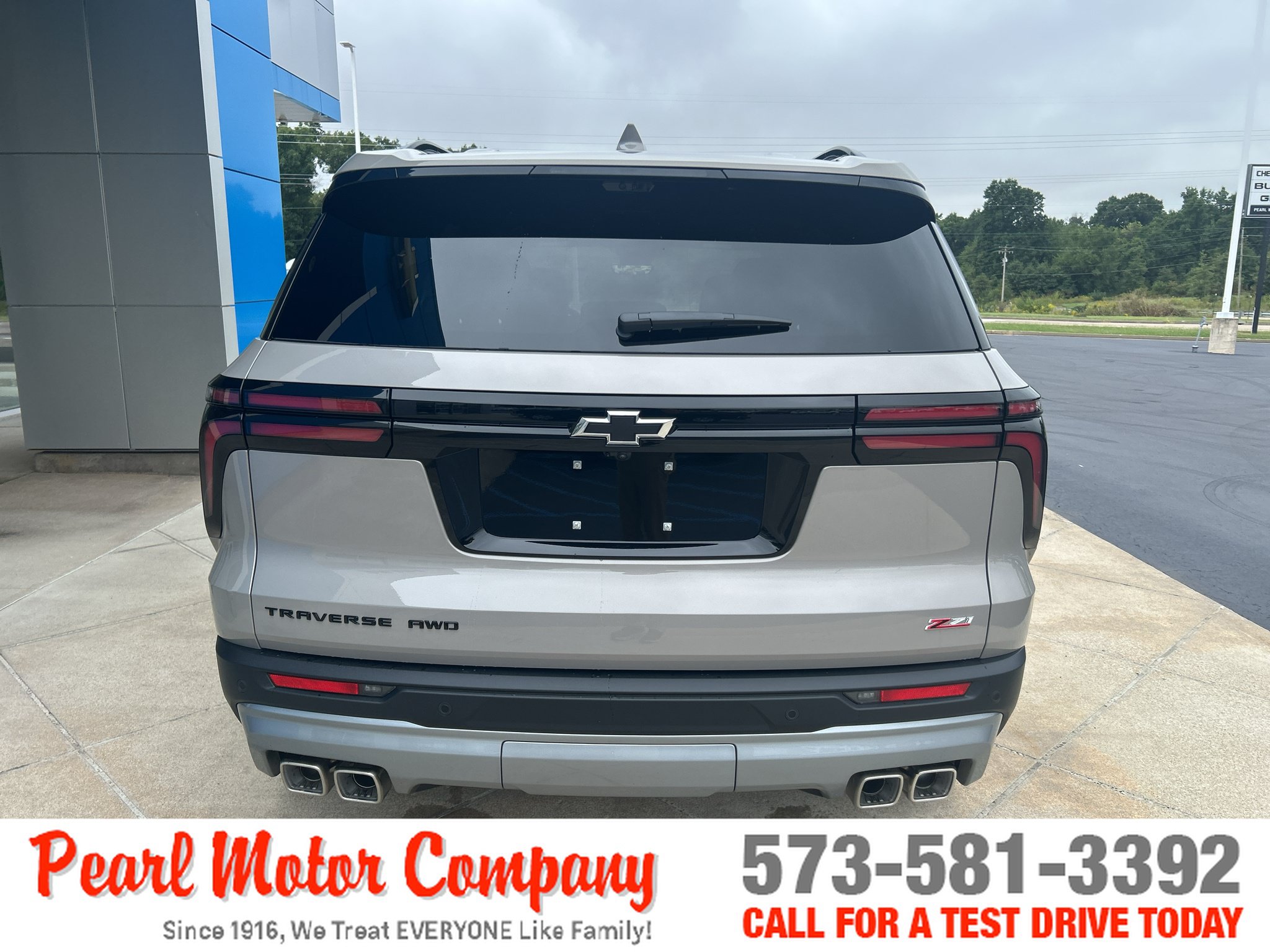 New 2027 Chevrolet Traverse Z71 w/ Enhanced Driving Package AWD/4WD image 5
