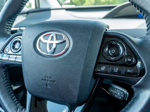 Used 2021 Toyota Prius XLE FWD image 30