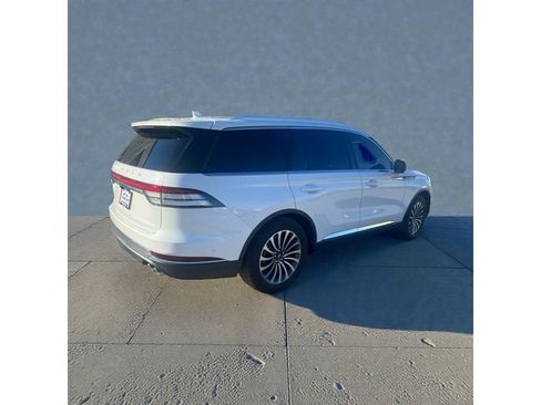 Used 2020 Lincoln Aviator Reserve w/ Equipment Group 201A image 3