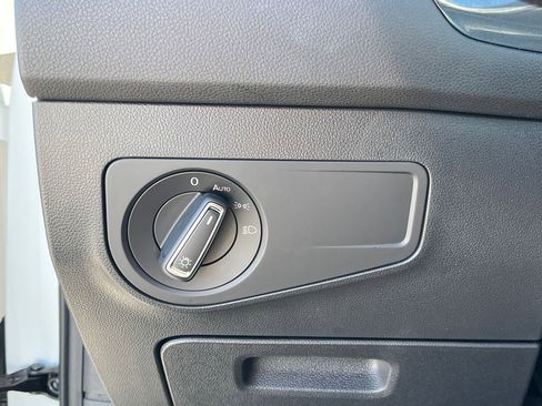 Used 2024 Volkswagen Tiguan SE image 27