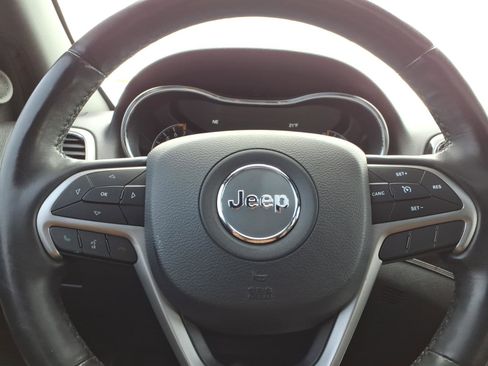 Used 2019 Jeep Grand Cherokee Limited image 29