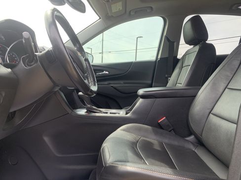 Used 2020 Chevrolet Equinox Premier FWD image 16