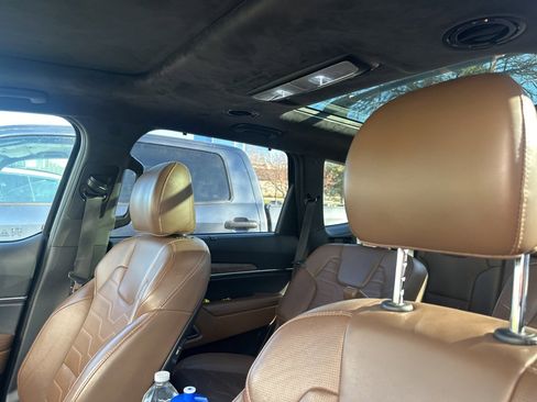 Used 2021 Kia Telluride SX w/ SX Prestige Package image 8