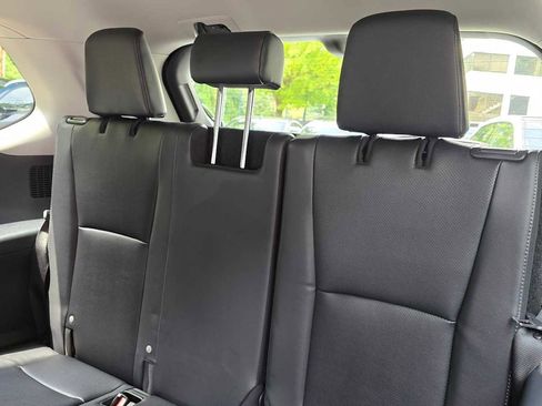 Used 2024 Toyota Grand Highlander AWD image 18
