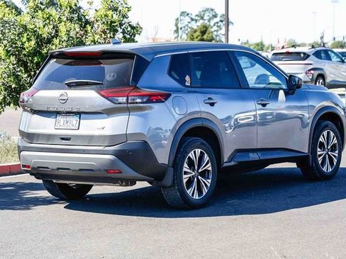 Used 2023 Nissan Rogue SV image 5