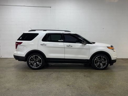 Used 2014 Ford Explorer Sport w/ Equipment Group 401A AWD/4WD image 2