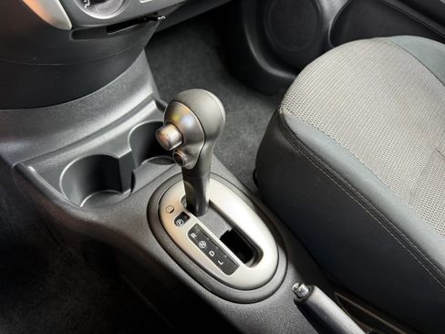 Used 2015 Nissan Versa SV FWD image 33