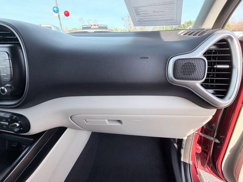 Used 2020 Kia Soul S image 17