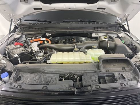 Used 2025 Ford F150 Platinum w/ Equipment Group 702A High image 9