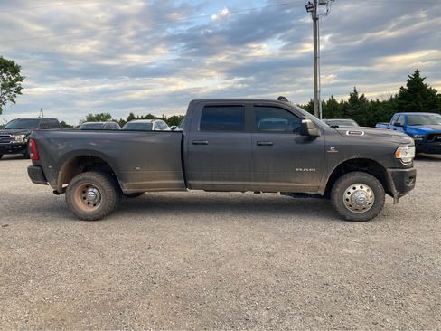 Used 2024 RAM 3500 Big Horn w/ Sport Appearance Package AWD/4WD image 8