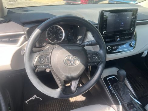 Used 2022 Toyota Corolla LE FWD image 11
