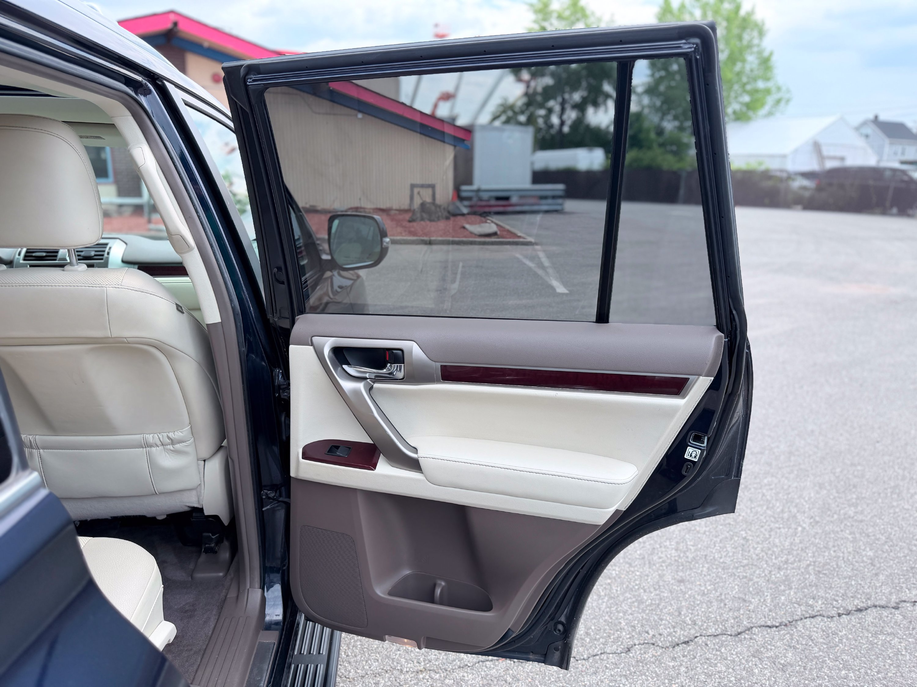 Used 2019 Lexus GX 460 Premium w/ Premium Package AWD/4WD image 21