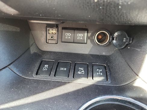 Used 2017 Toyota Highlander Limited AWD/4WD image 37