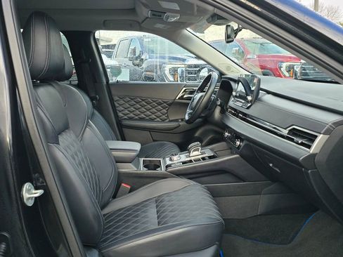 Used 2024 Mitsubishi Outlander SEL image 11