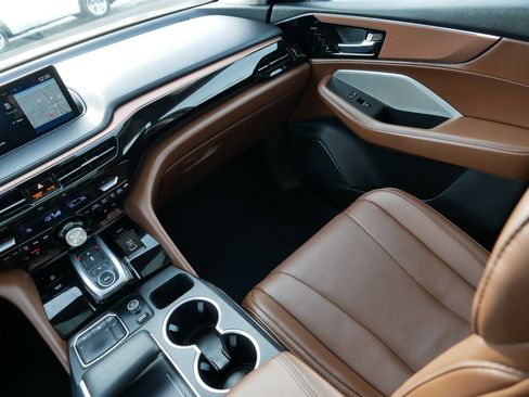 Certified 2024 Acura MDX SH-AWD w/ Technology Package image 11