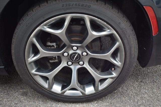 Used 2017 Chrysler 300 S RWD image 47