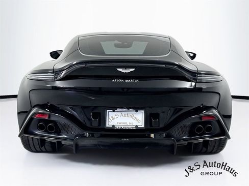 Used 2021 Aston Martin V8 Vantage Coupe RWD image 6