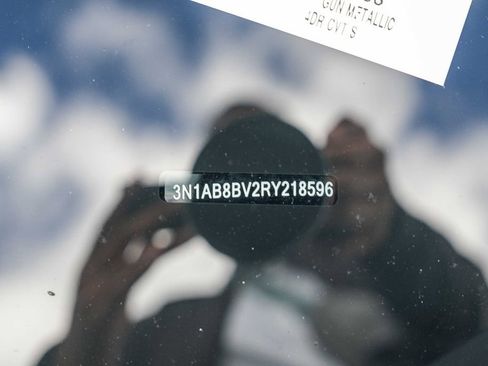 Used 2024 Nissan Sentra S image 33