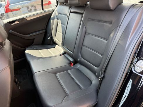 Used 2017 Volkswagen Jetta SE FWD image 7