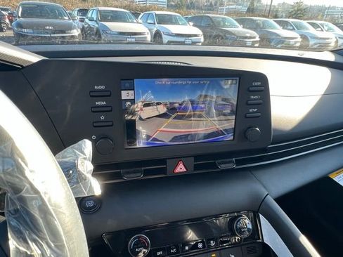New 2026 Hyundai Elantra SEL Sport Premium FWD image 20