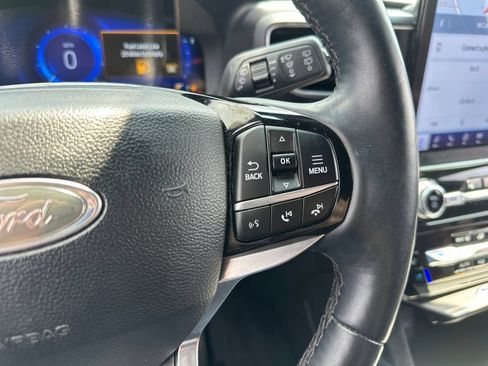 Used 2023 Ford Explorer Platinum w/ Technology Package AWD/4WD image 16