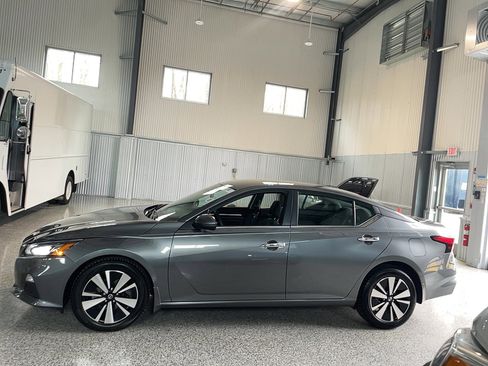 Used 2022 Nissan Altima 2.5 SV AWD/4WD image 4