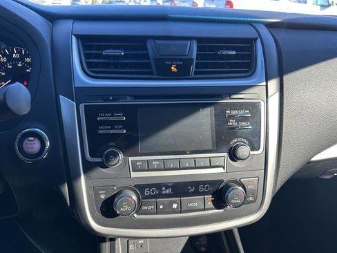 Used 2017 Nissan Altima 2.5 SV w/ Convenience Package image 17